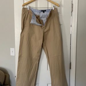 Men’s Banana Republic khaki pants